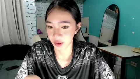 Snapshot of innocent_reign69 chatting on May 6, 2026, 11:32 pm Reign online show from May 6, 2026, 11:32 pm