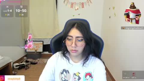 Luna        online show from June 25, 2026, 12:32 am