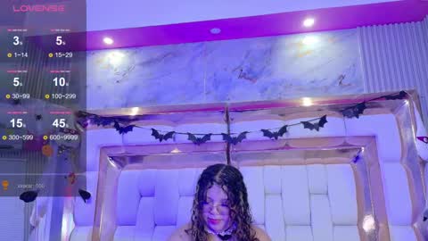 Snapshot of innocenthazel chatting on October 25, 2025, 7:19 pm innocenthazel online show from October 25, 2025, 7:19 pm