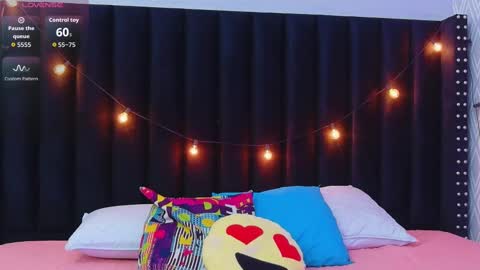 Snapshot of innocenthazel chatting on October 26, 2025, 11:49 am innocenthazel online show from October 26, 2025, 11:49 am