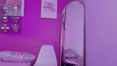 Snapshot of innocenthazel chatting on November 24, 2025, 1:00 pm innocenthazel online show from November 24, 2025, 1:00 pm