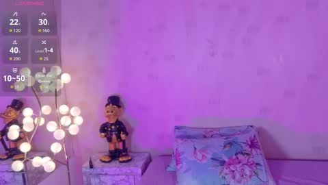 Snapshot of innocenthazel chatting on February 12, 2026, 2:50 am innocenthazel online show from February 12, 2026, 2:50 am