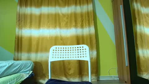 Snapshot of insanephisique chatting on October 8, 2025, 5:38 am insanephisique online show from October 8, 2025, 5:38 am