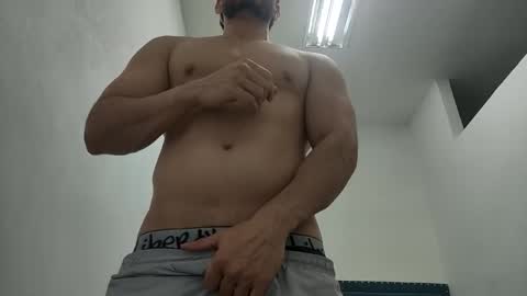 INSTAGRAM  camilodlx online show from December 16, 2025, 3:33 am