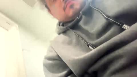 Snapshot of interested247 chatting on December 19, 2025, 11:28 am interested247 online show from December 19, 2025, 11:28 am