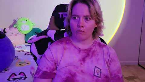 Snapshot of internetfairy_xo chatting on December 29, 2024, 9:30 pm Faye online show from December 29, 2024, 9:30 pm