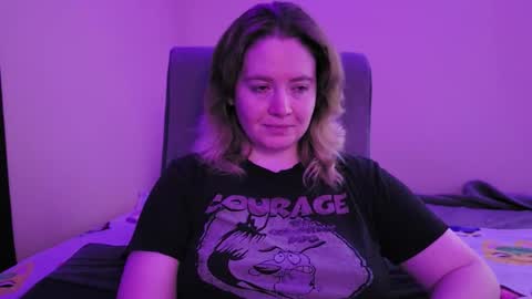 Snapshot of internetfairy_xo chatting on October 25, 2025, 3:03 am Faye online show from October 25, 2025, 3:03 am