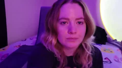 Snapshot of internetfairy_xo chatting on November 30, 2025, 4:38 am Faye online show from November 30, 2025, 4:38 am