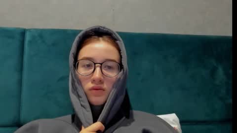 Snapshot of internetsexplorer chatting on November 25, 2025, 6:57 am Bernadette Join online show from November 25, 2025, 6:57 am