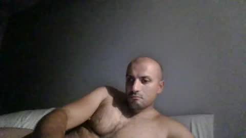 Snapshot of intolder35 chatting on April 4, 2026, 11:29 am intolder35 online show from April 4, 2026, 11:29 am