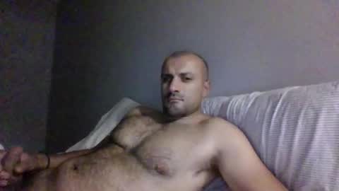 Snapshot of intolder35 chatting on April 5, 2026, 11:40 am intolder35 online show from April 5, 2026, 11:40 am