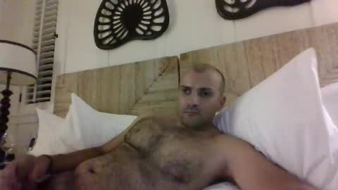 Snapshot of intolder35 chatting on April 9, 2026, 10:53 am intolder35 online show from April 9, 2026, 10:53 am