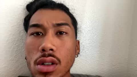 Snapshot of inyabitcch chatting on November 22, 2025, 10:09 pm Raxton online show from November 22, 2025, 10:09 pm