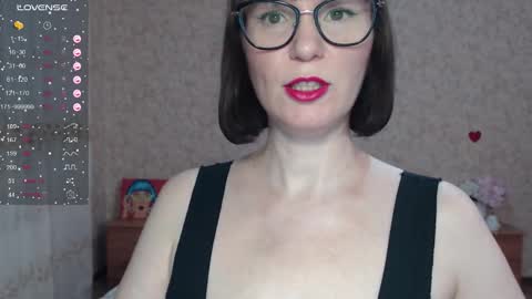 IrenLarasani online show from October 13, 2025, 6:02 am