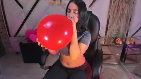 irina_rousee online show from May 13, 2026, 12:57 pm