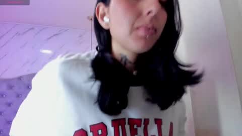 iris_77 online show from October 12, 2025, 7:13 pm