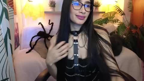 Snapshot of iris_cam_ chatting on October 21, 2025, 1:56 pm iris online show from October 21, 2025, 1:56 pm