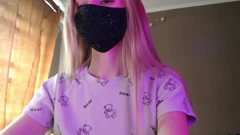 Lily online show from September 25, 2025, 1:48 pm