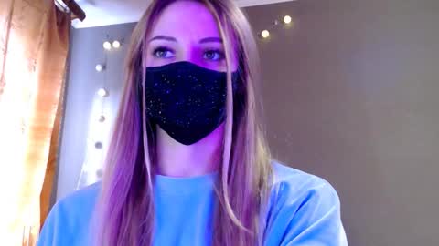Snapshot of iris_lave chatting on March 6, 2026, 2:13 pm Lily online show from March 6, 2026, 2:13 pm