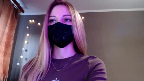 Snapshot of iris_lave chatting on March 7, 2026, 3:31 pm Lily online show from March 7, 2026, 3:31 pm