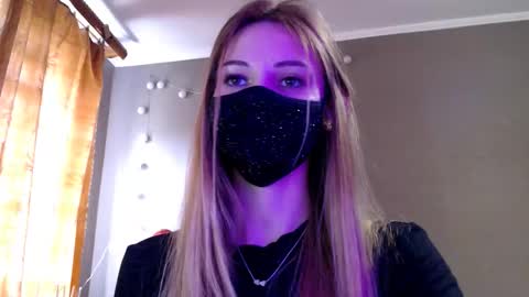 Snapshot of iris_lave chatting on March 8, 2026, 2:32 pm Lily online show from March 8, 2026, 2:32 pm