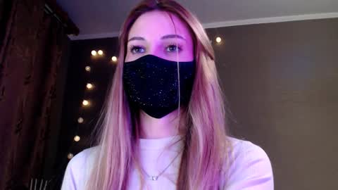 Snapshot of iris_lave chatting on March 9, 2026, 5:06 pm Lily online show from March 9, 2026, 5:06 pm