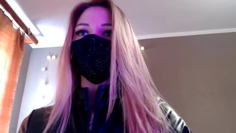 Snapshot of iris_lave chatting on March 13, 2026, 2:01 pm Lily online show from March 13, 2026, 2:01 pm