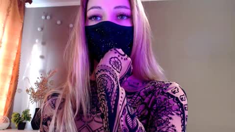 Snapshot of iris_lave chatting on March 15, 2026, 3:18 pm Lily online show from March 15, 2026, 3:18 pm