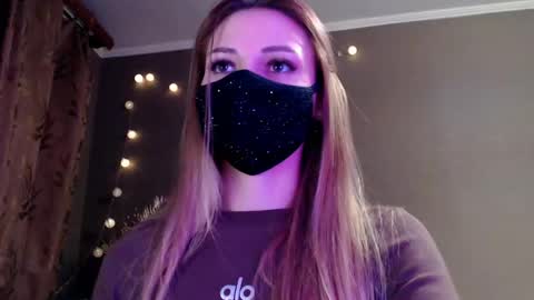 Snapshot of iris_lave chatting on March 21, 2026, 4:43 pm Lily online show from March 21, 2026, 4:43 pm