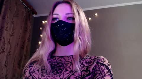 Snapshot of iris_lave chatting on March 26, 2026, 5:07 pm Lily online show from March 26, 2026, 5:07 pm
