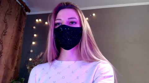 Snapshot of iris_lave chatting on April 1, 2026, 4:15 pm Lily online show from April 1, 2026, 4:15 pm
