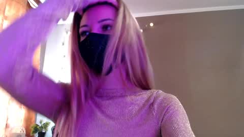 Snapshot of iris_lave chatting on April 4, 2026, 1:41 pm Lily online show from April 4, 2026, 1:41 pm