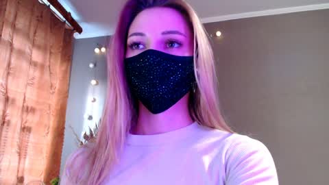 Snapshot of iris_lave chatting on April 5, 2026, 4:04 pm Lily online show from April 5, 2026, 4:04 pm
