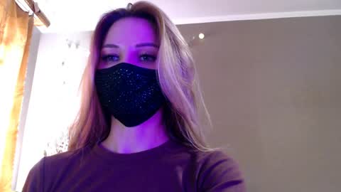 Snapshot of iris_lave chatting on April 7, 2026, 2:17 pm Lily online show from April 7, 2026, 2:17 pm
