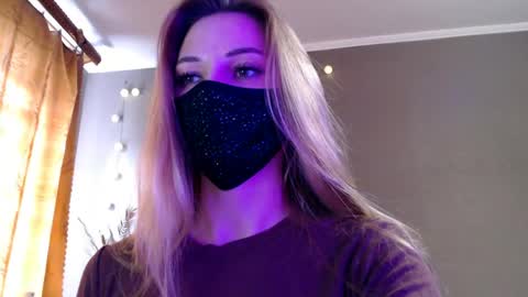 Snapshot of iris_lave chatting on April 11, 2026, 12:20 pm Lily online show from April 11, 2026, 12:20 pm