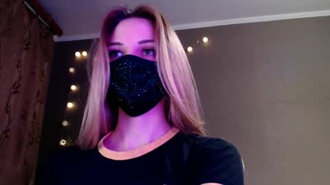 Snapshot of iris_lave chatting on April 14, 2026, 5:30 pm Lily online show from April 14, 2026, 5:30 pm