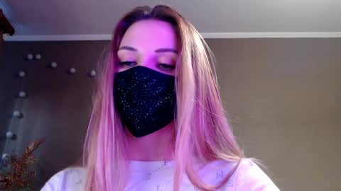 Snapshot of iris_lave chatting on April 15, 2026, 4:47 pm Lily online show from April 15, 2026, 4:47 pm