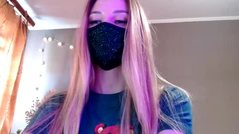 Snapshot of iris_lave chatting on May 4, 2026, 2:24 pm Lily online show from May 4, 2026, 2:24 pm