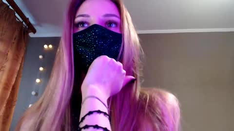 Snapshot of iris_lave chatting on May 6, 2026, 4:56 pm Lily online show from May 6, 2026, 4:56 pm