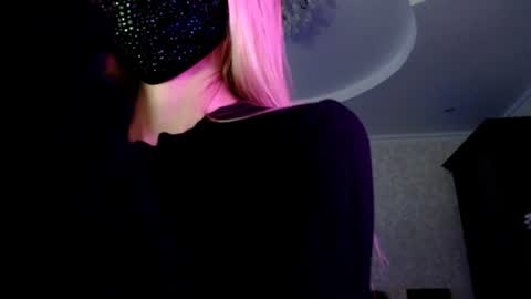 Lily online show from July 28, 2026, 6:20 pm