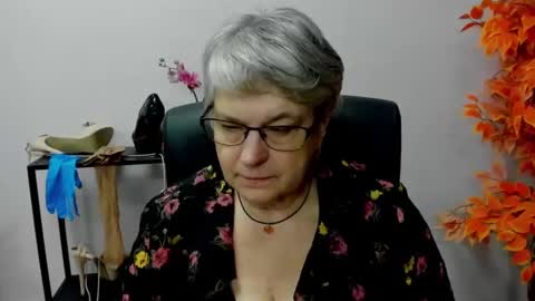 I R I S online show from December 10, 2024, 10:49 am