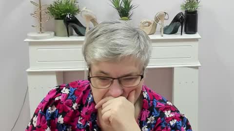 Snapshot of iris_xdesire chatting on March 9, 2026, 7:01 am I R I S online show from March 9, 2026, 7:01 am