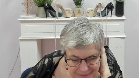 Snapshot of iris_xdesire chatting on March 11, 2026, 7:14 am I R I S online show from March 11, 2026, 7:14 am