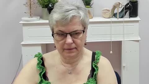 Snapshot of iris_xdesire chatting on March 12, 2026, 7:25 am I R I S online show from March 12, 2026, 7:25 am