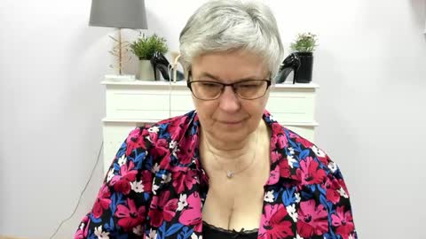 Snapshot of iris_xdesire chatting on March 25, 2026, 7:14 am I R I S online show from March 25, 2026, 7:14 am
