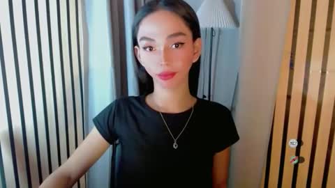 IRISH AND TRIXIE online show from March 19, 2026, 2:04 am