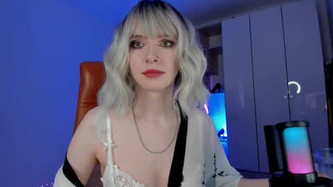 Snapshot of irisice chatting on June 9, 2026, 5:46 pm Miss Iris Fansly Miss Iris new inst. online show from June 9, 2026, 5:46 pm