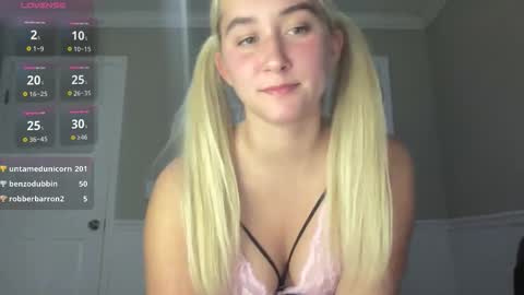 Snapshot of irispink1 chatting on November 12, 2025, 2:56 am Irispink1 online show from November 12, 2025, 2:56 am