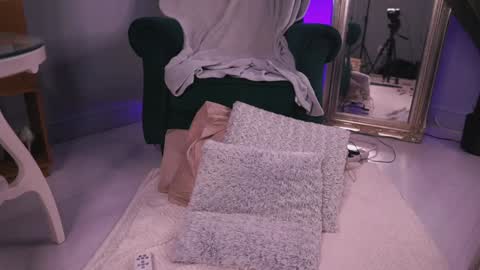 Snapshot of irisreynolds chatting on December 23, 2024, 3:29 am Maria online show from December 23, 2024, 3:29 am