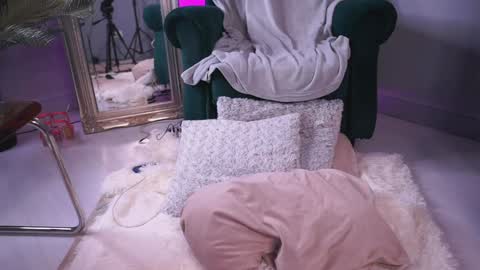 Snapshot of irisreynolds chatting on December 31, 2024, 12:43 am Maria online show from December 31, 2024, 12:43 am